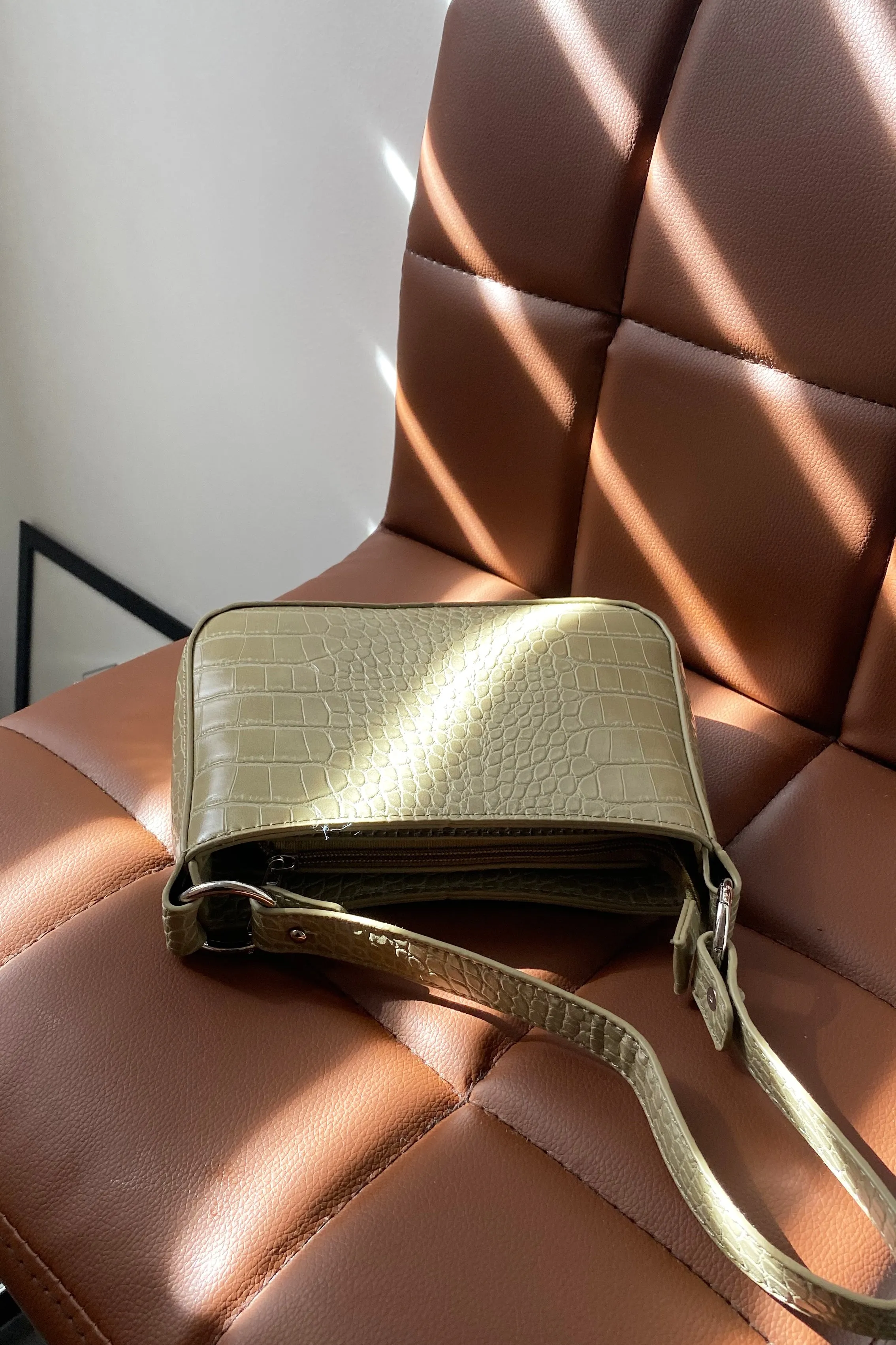 Call U Back Mini Shoulder Bag - Pistachio