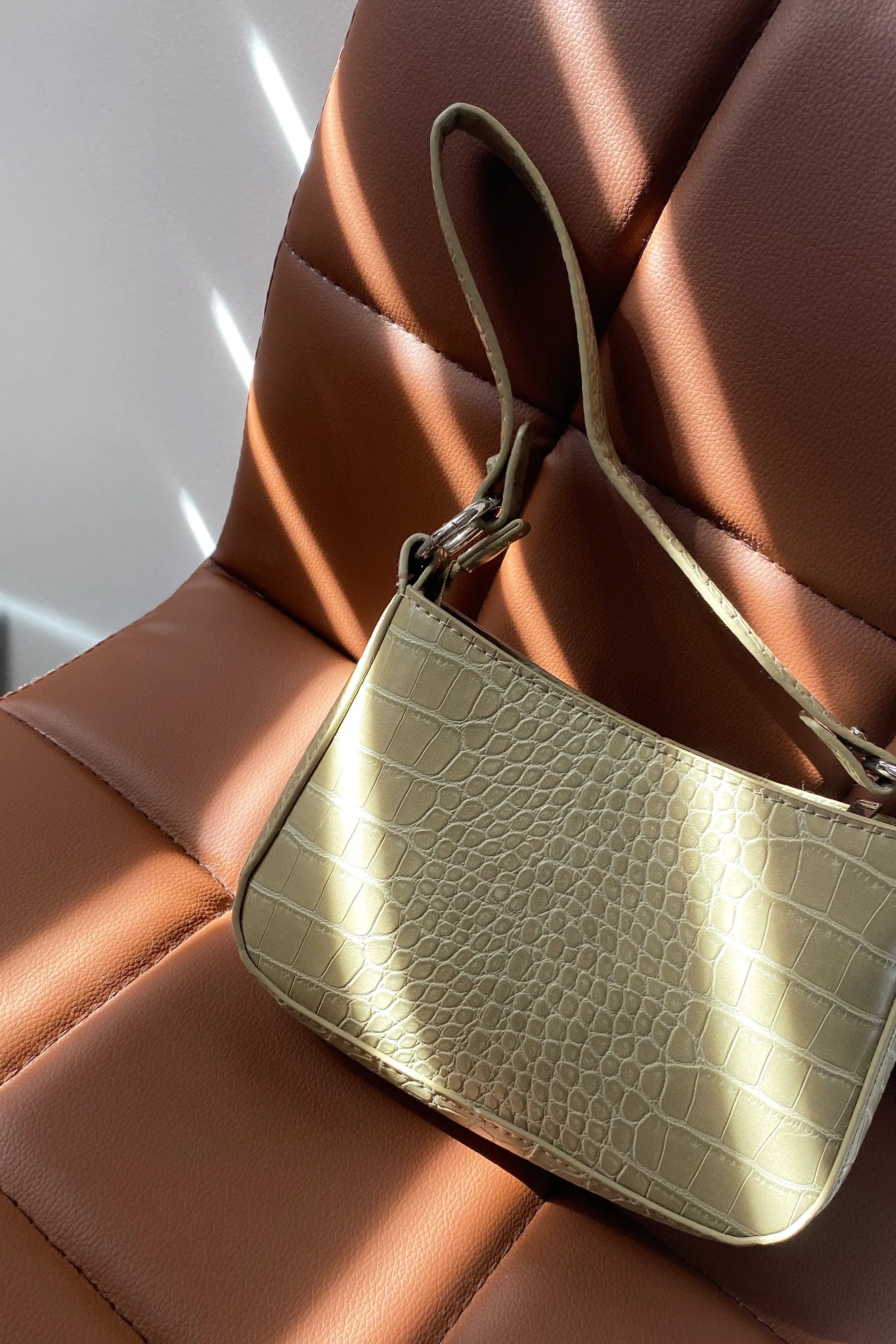 Call U Back Mini Shoulder Bag - Pistachio