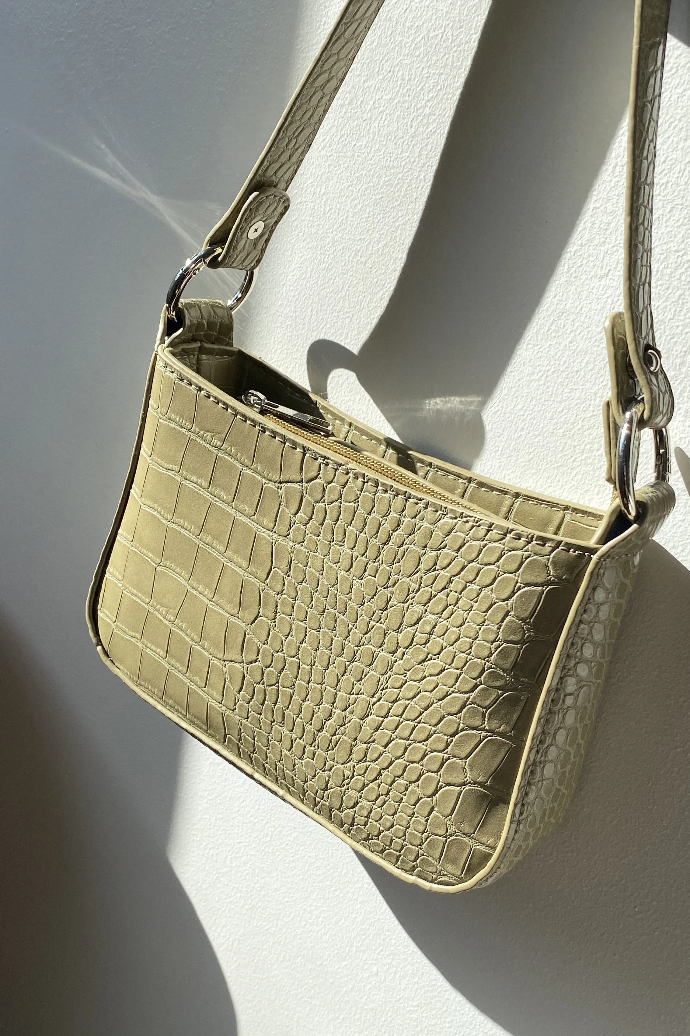 Call U Back Mini Shoulder Bag - Pistachio