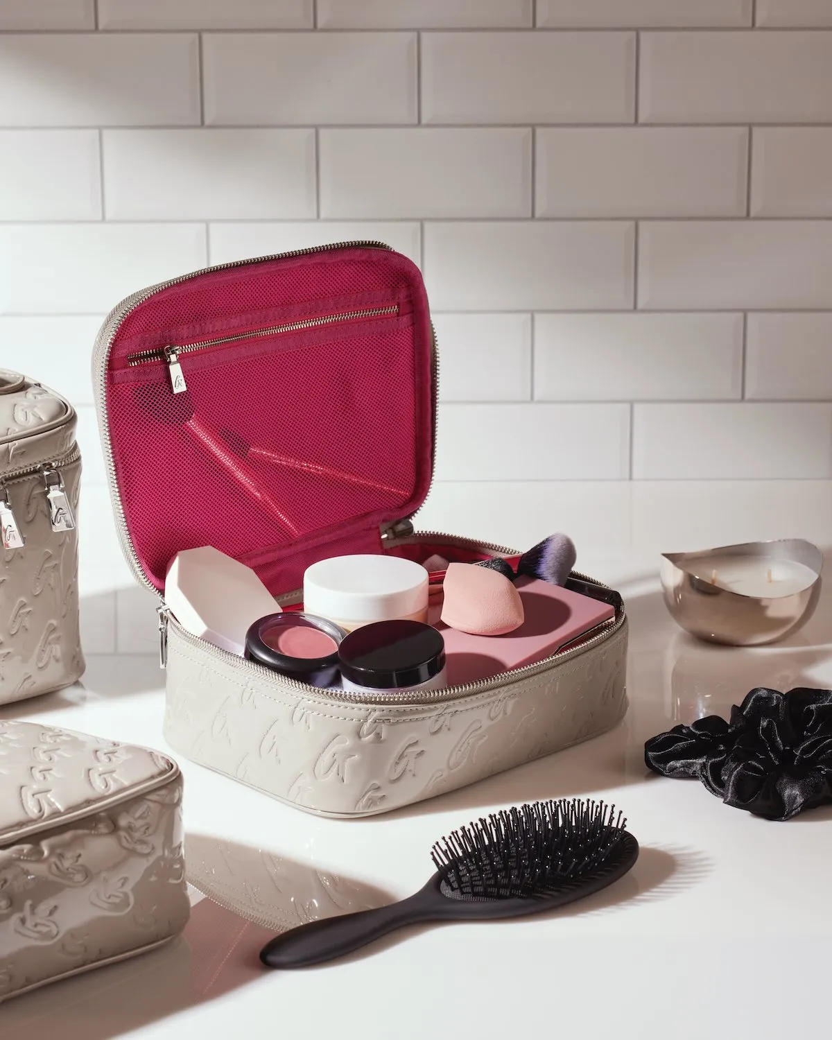 MEDIUM MONOGRAM TOILETRY BAG - MIRROR GRAY