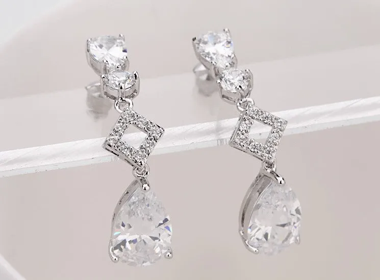 Splendid Dangle Earrings